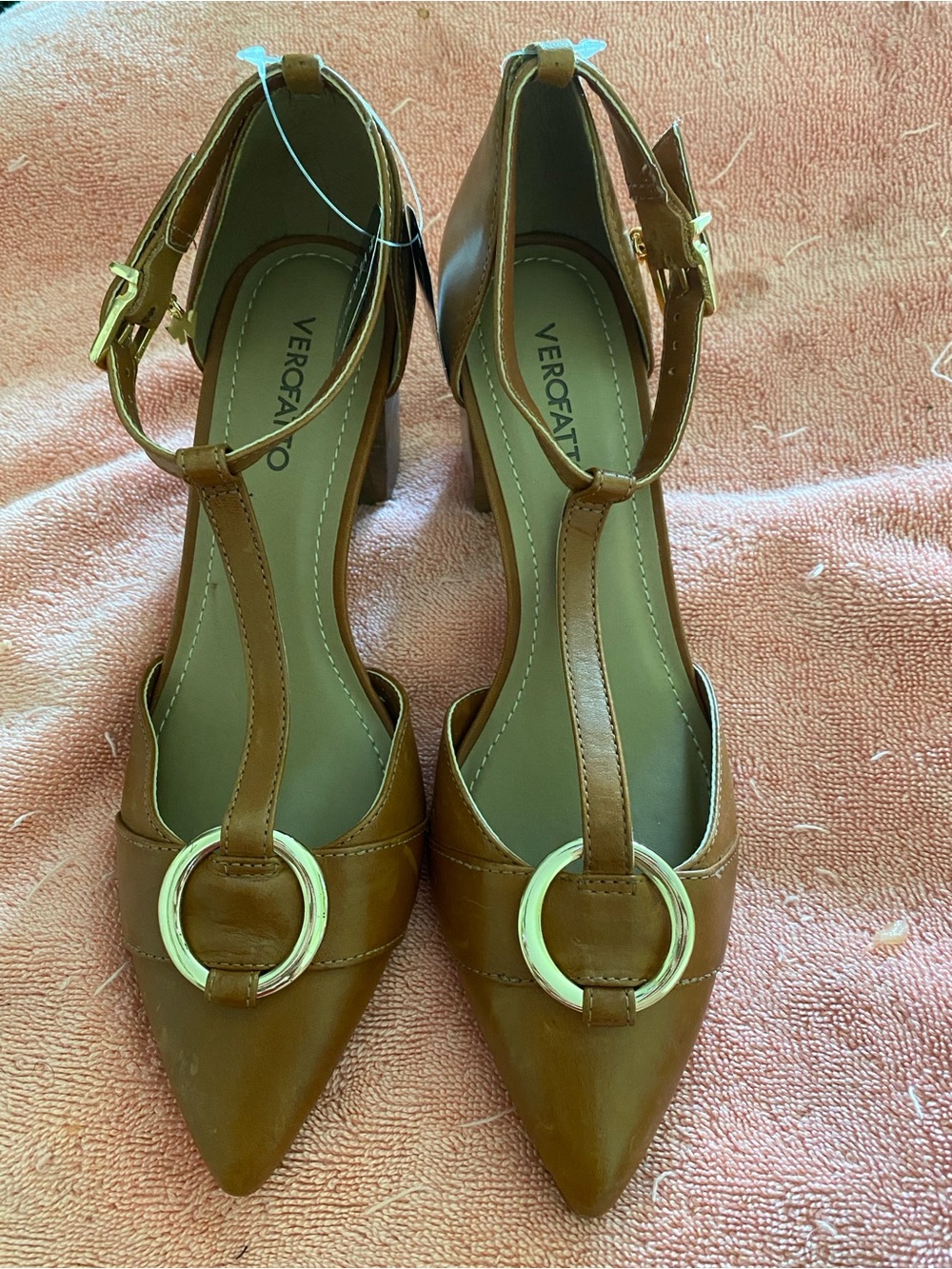 1-Pair Brown Pointed T-Strap Heels with Gold Ring